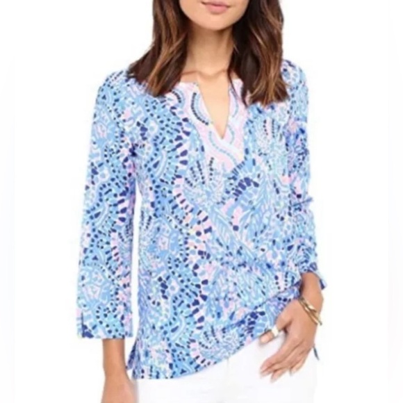 Lily Pulitzer Women’s Sz Medium Blue Mosaic V-Neck 3/4 Sleeve Lightweight Blouse - Picture 4 of 10